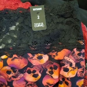 🪞2 for $20 Torrid Floral Skulls Boyshort Underwear size 2 NWT